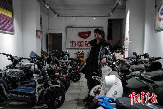  交通被激活商业在复苏…武汉市民开始回到正常生活