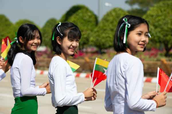 高清大图｜习主席新年首访 缅甸最高规格迎接！