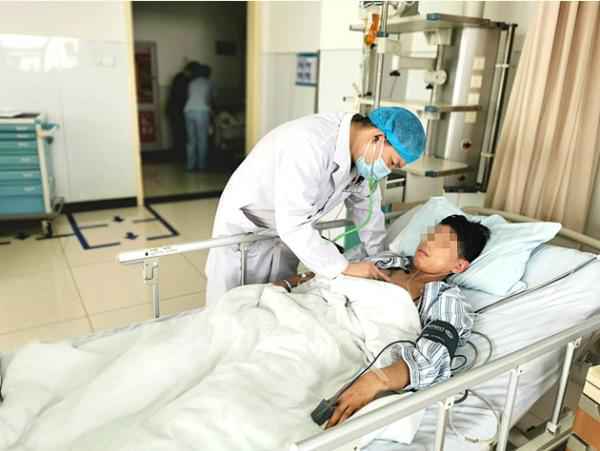 西青医院心内科团队紧张施救使一名30岁突发急性心肌梗塞患者挽回生命
