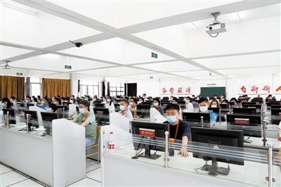 天津高考评卷正在举办 估量25日发布高考后果 措施严密层层把关 公正公