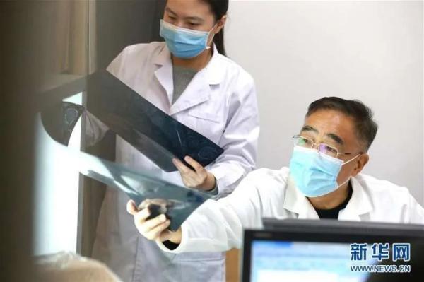 【模范的气力】张伯礼：“人民英雄”的中医情怀
