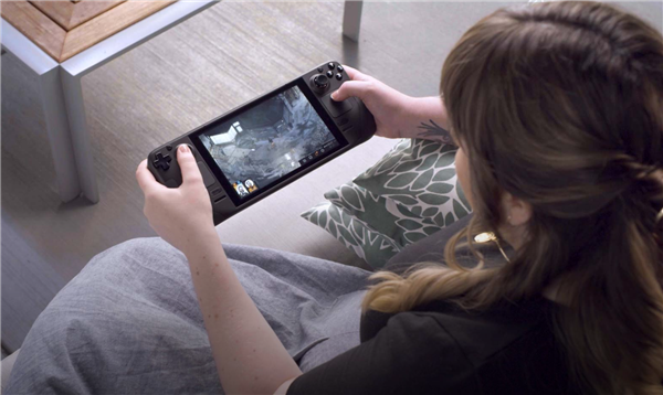 Valve正式宣布Steam Deck掌机 2580元起售