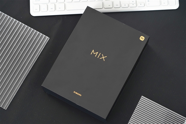 正面全是屏！小米MIX4开箱图赏