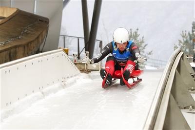 中国运动员首次滑行。图片来源：国家雪车雪橇中心场馆运行团队。