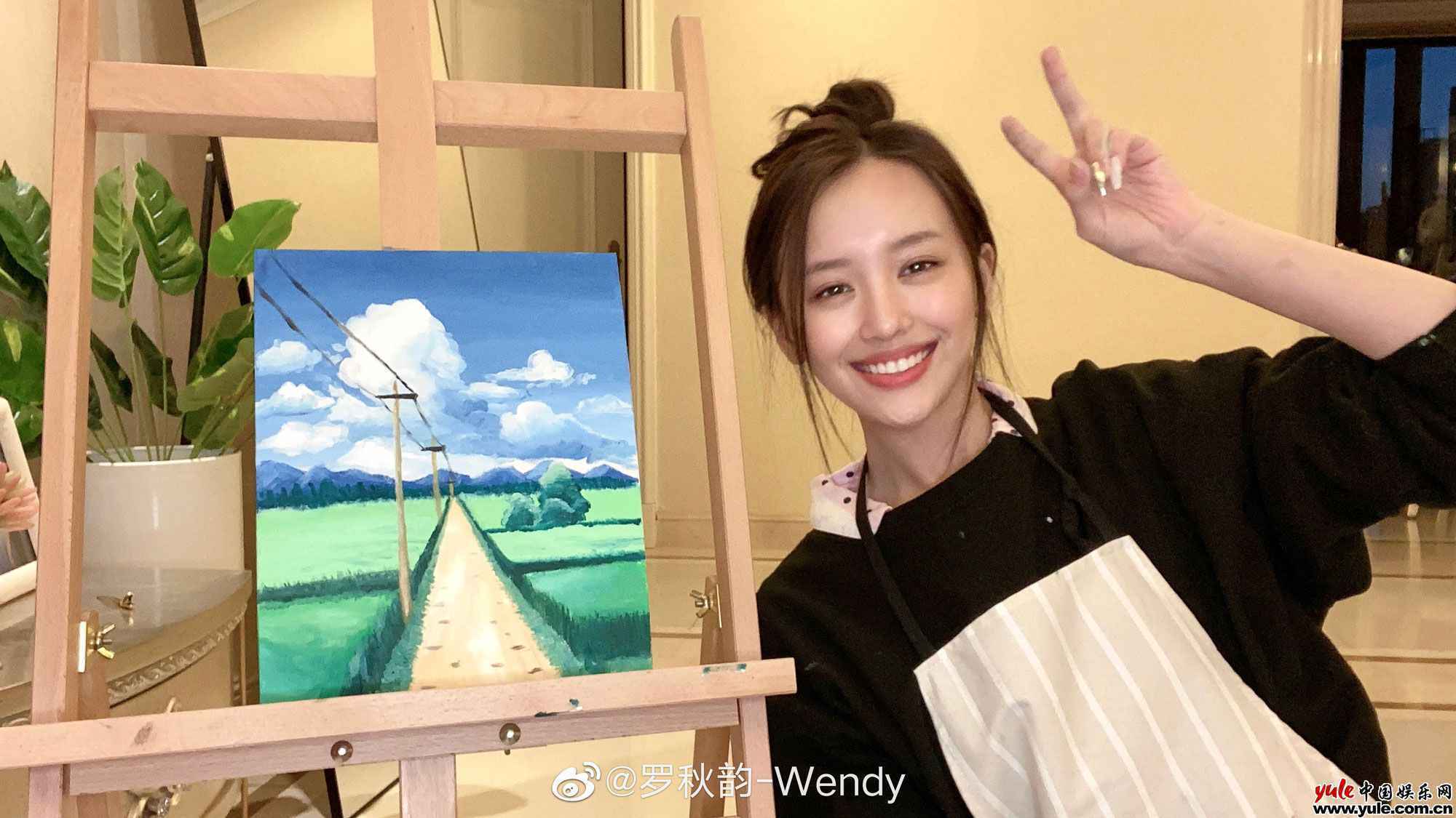 罗秋韵早春写真曝光 率性笑容展现真实自我