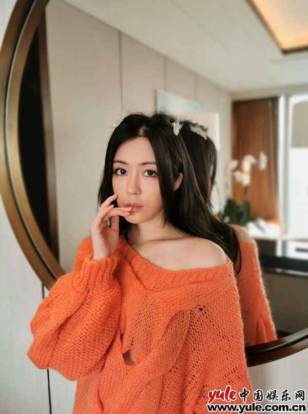 汤晶媚可爱性感 汤晶媚全新写真曝光 “零修片”皮肤质感展现逆成长自然状态