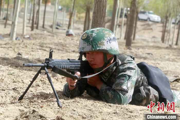 西藏军区某部官兵开展高原实战化演练