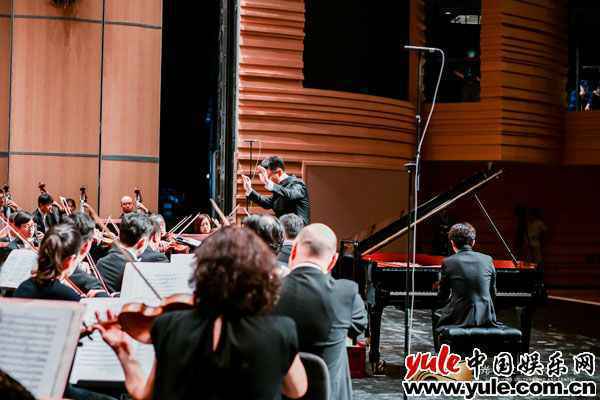 李云迪联袂中国交响乐团 奏响光明新篇章