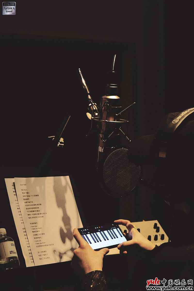 尤长靖白色恋人节发重置曲 暖心收录歌迷合唱登热搜