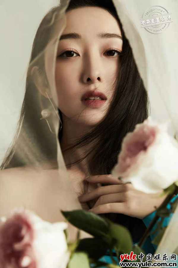 微信图片_20210311102827 蒋梦婕封面大片曝光 印花短裙揭示春日甜蜜