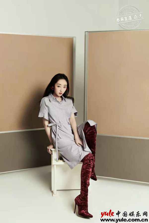 微信图片_20210311102816 蒋梦婕封面大片曝光 印花短裙揭示春日甜蜜