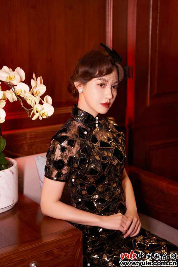 杨雪1 杨雪复古旗袍大片曝光 完美诠释四种不同风格