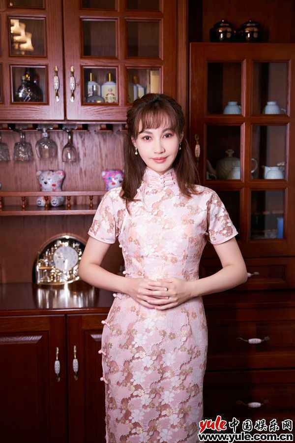 杨雪6 杨雪复古旗袍大片曝光 完美诠释四种不同风格