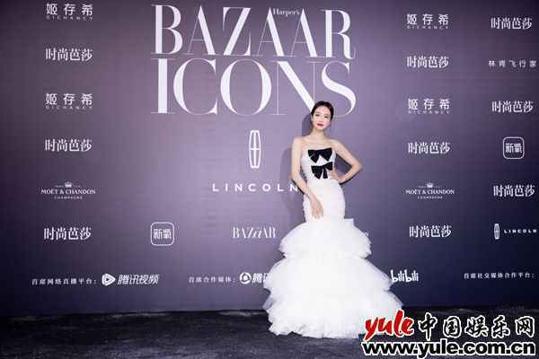 宋茜蝶舞恋花裙表态时尚盛典 柔美浪漫获誉魅力icon