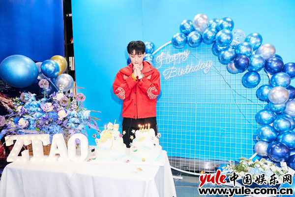 黄子韬生日会惊喜不断 音乐影视综艺商务价值全面开花