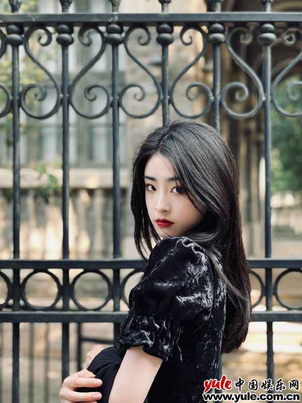 蒋韵兮大玩三岁特效 尽显甜美可爱
