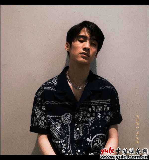 4 边天扬营业帅气库存,大玩复古潮男风