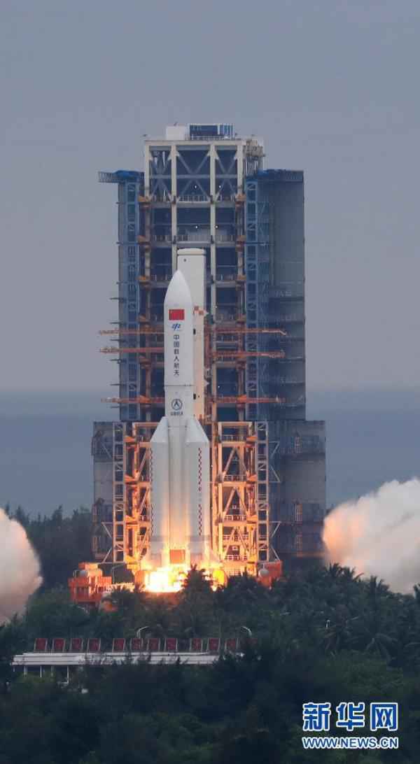 中国空间站天和焦点舱在海南文昌发射