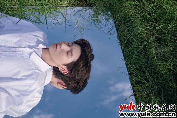 王源《流星也为你落下来了》MV真实自然 王源新专辑《夏野了》新歌首发 “音乐篇章”形式诠释多元曲风