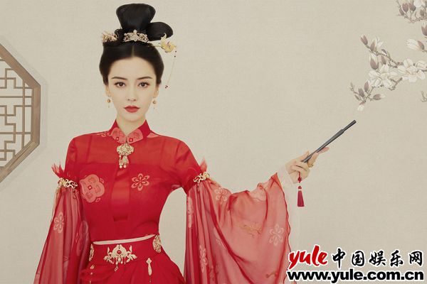 Angelababy金簪红衣造型 Angelababy古装出席盛典勾当 献唱《星月神话》通报东方魅力