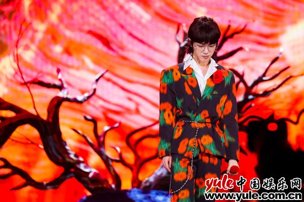 1 华晨宇潮盛典舞台气场全开 先锋度与国潮力MAX
