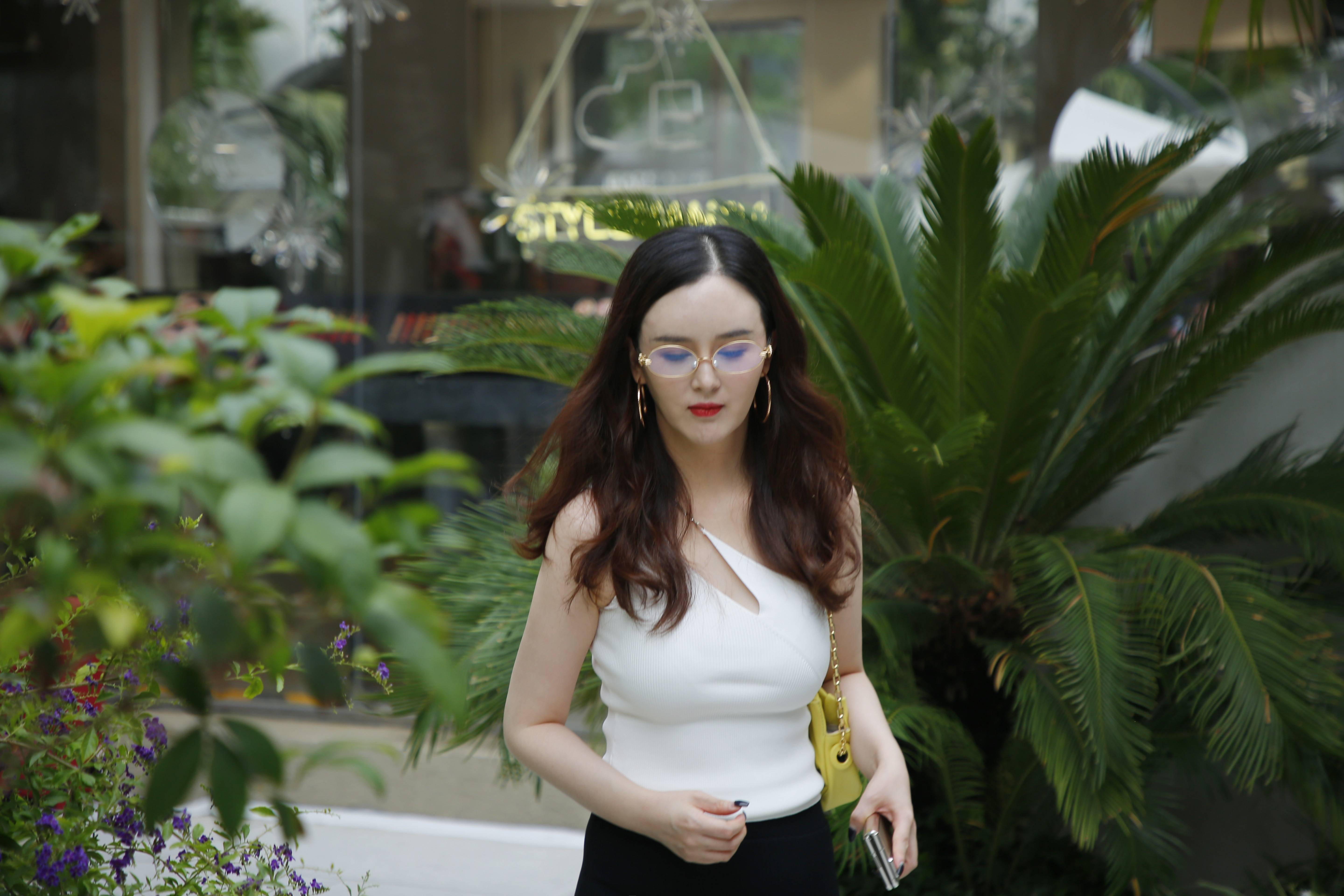 暖阳璀璨 刘竞导演精美出行清柔夏日年华