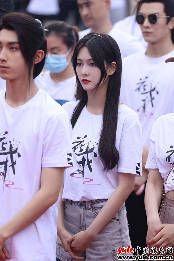 丝芭影视奇幻仙侠剧《花戎》开机 陆婷玉惊喜化身天界美食小当家