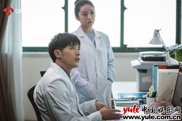 当科研赶上恋爱 《心跳源打算》高冷女生裘佳宁会如何决议?