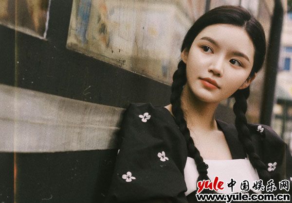 林柒予胶片写真 复古时尚气质绝佳