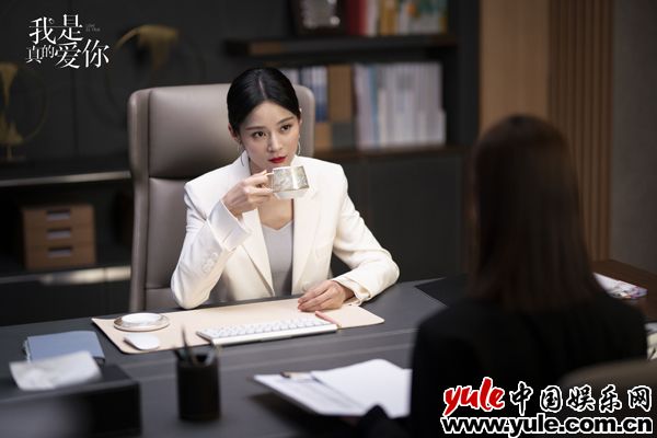 王媛可空降评论区翻牌互动 “陈娇蕊式”回覆趣话连珠