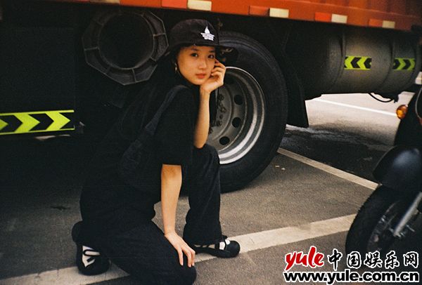 廖银玥家产风写真 电视剧《我是真的爱你》收官 廖银玥曝最新家产风胶片写真