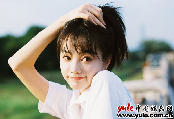 胡意旋灵动可爱 胡意旋夏日胶片写真 橘子系少女元气十足