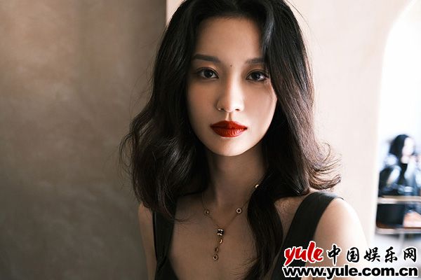 孙佳雨质感大片 孙佳雨质感大片释出 复古红唇气氛感十足