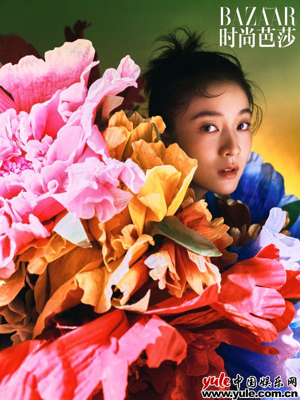 张雪迎《时尚芭莎》十月眷念刊1 张雪迎《时尚芭莎》十月眷念刊大片曝光 夏日繁花气氛感十足