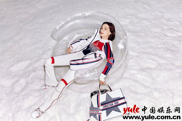 卢靖姗滑雪造型灵动又俏皮 卢靖姗登最新杂志封面 趣味滑雪造型解锁别样时尚