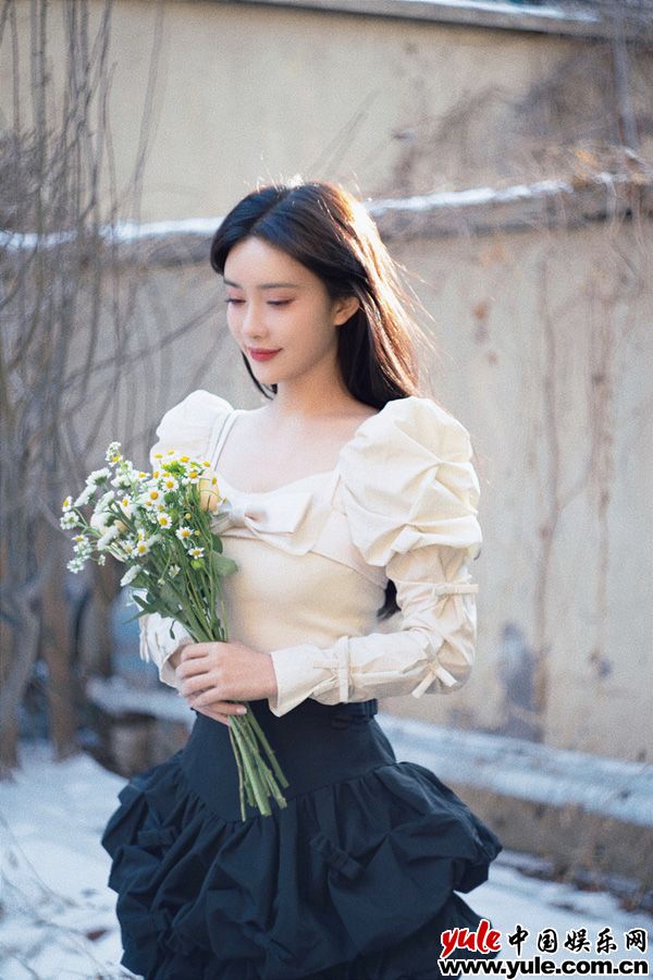02 孟子义初春明亮少女写真释出 温婉灵动沐浴和煦日光