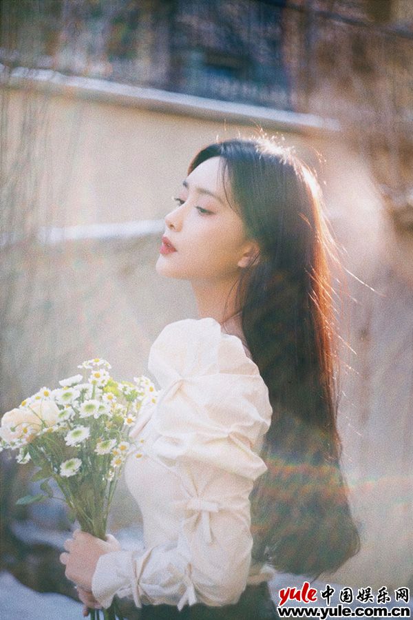 04 孟子义初春明亮少女写真释出 温婉灵动沐浴和煦日光